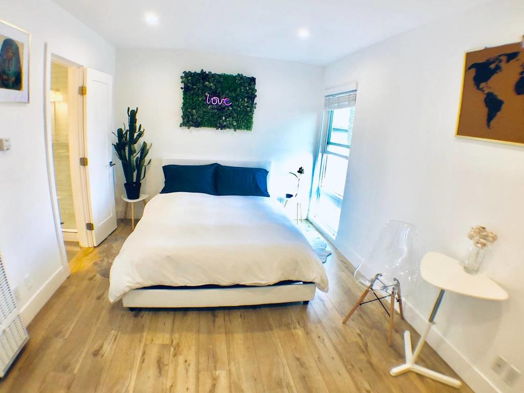 ARTBNB // Romantic // SURF // Studio // POOL // Business // NEW - thumb 0