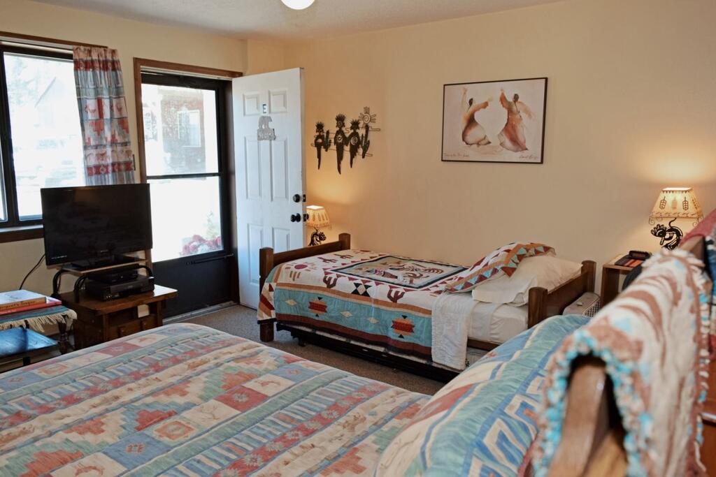 Aspen West Studio Condo #4 - thumb 0