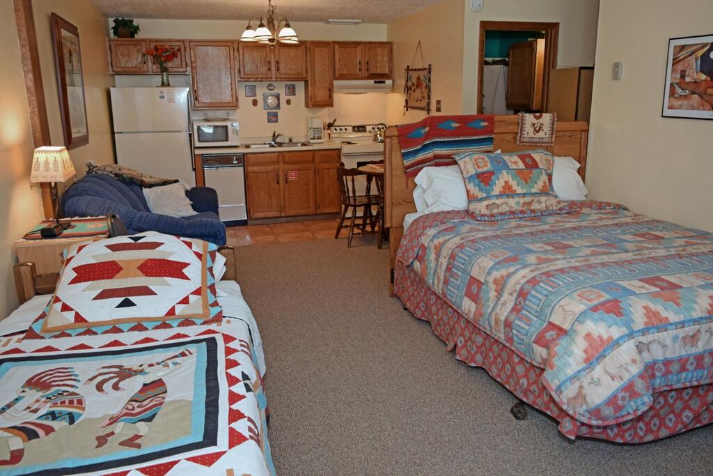 Aspen West Studio Condo #4 - thumb 3