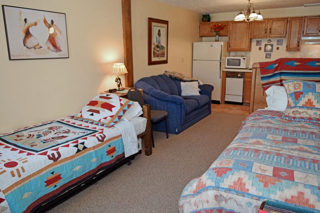 Aspen West Studio Condo #4 - thumb 2