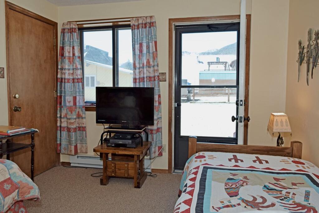 Aspen West Studio Condo #4 - thumb 1