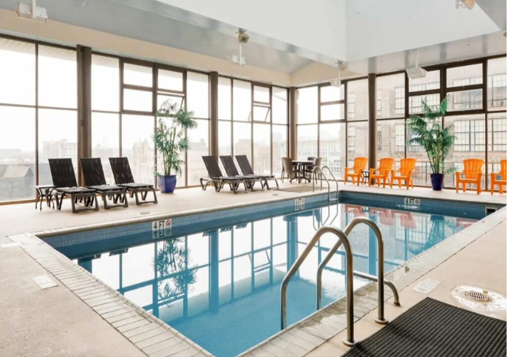 Astonishing, 5 Mins To Center City, Pool&Parking - thumb 0