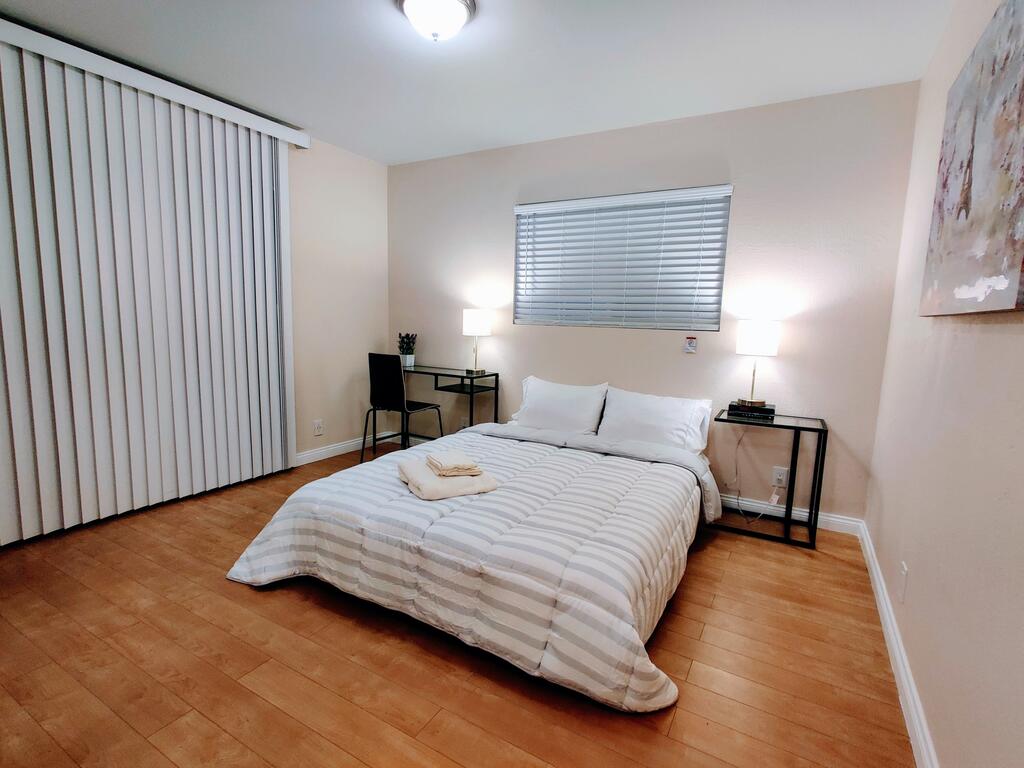 Aurum - Business Friendly Home - thumb 2