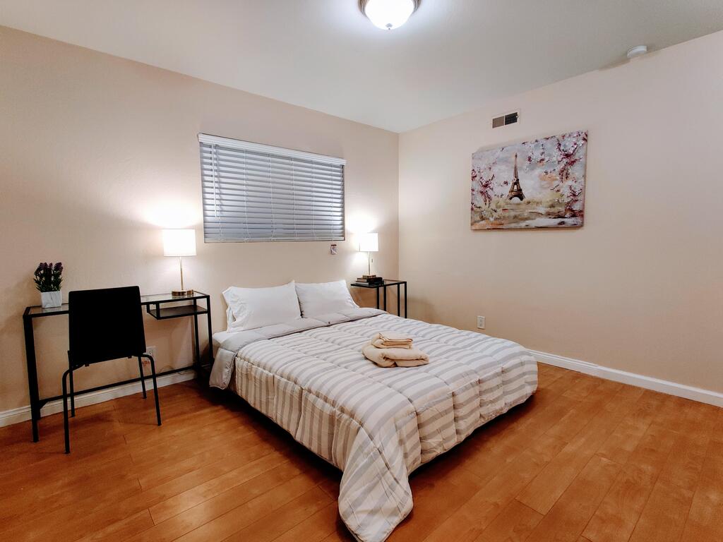 Aurum - Business Friendly Home - thumb 1