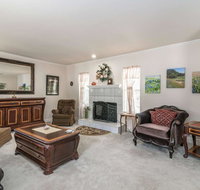 Backs to Lago Vista Golf Course - USA Accommodation