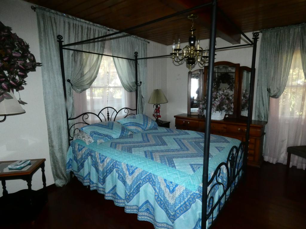 Baldwin's Retreat - thumb 2