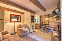 Banner Elk Condo with Deck - 1 Mi to Sugar Mtn Hotels Santiago