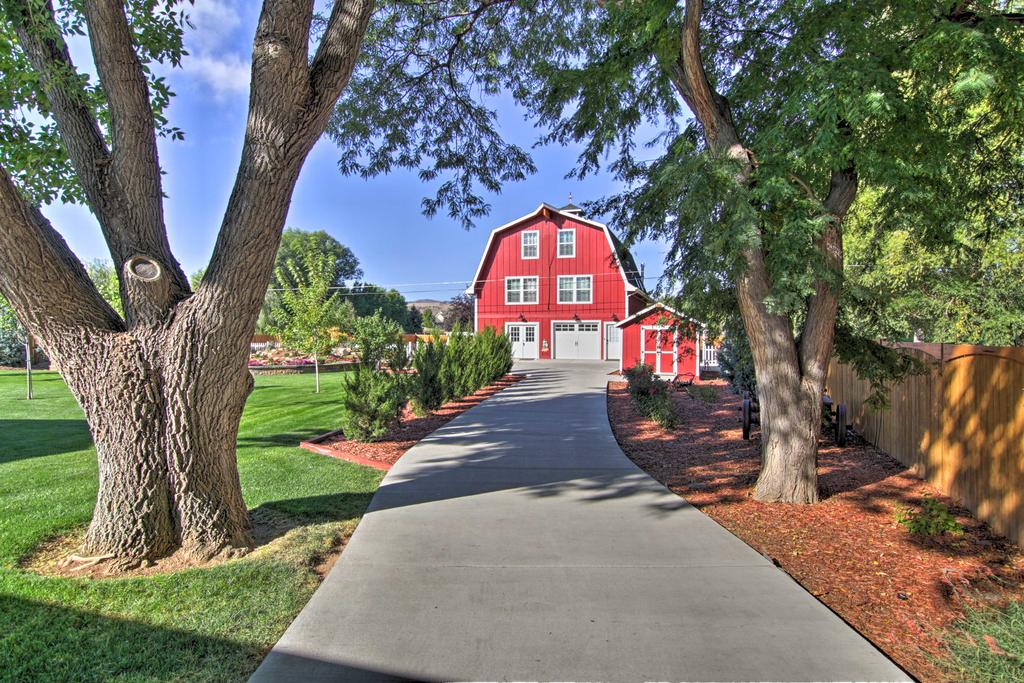 Barn Retreat And Event Venue, 5 Miles To Old Town! - thumb 0