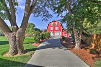 Barn Retreat and Event Venue 5 Miles to Old Town Tourism Bookings