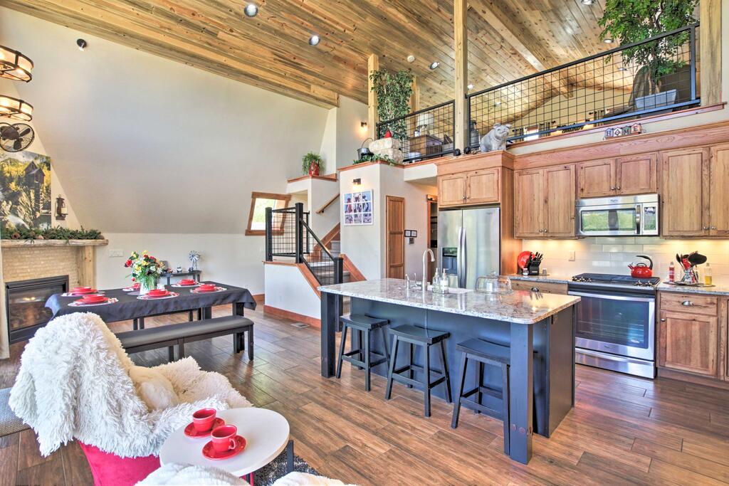 Barn Retreat And Event Venue, 5 Miles To Old Town! - thumb 1