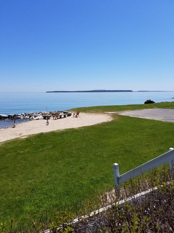Bayview Lakefront Inn - thumb 1
