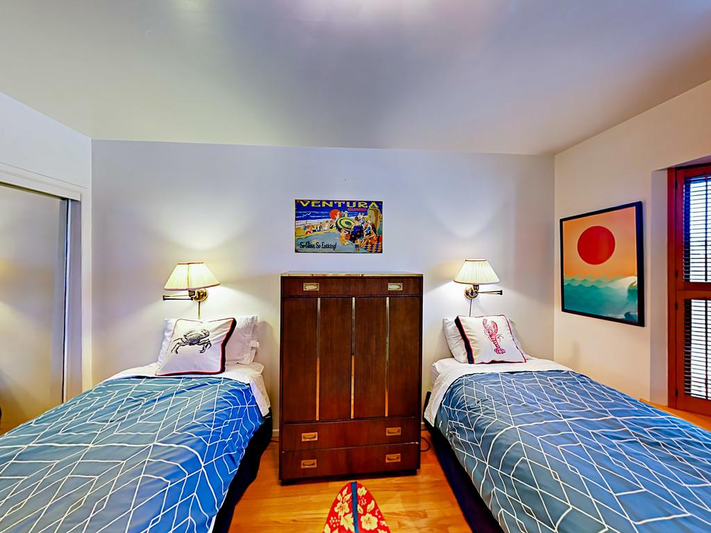 Beach Bungalow In Ventura Cabin - thumb 1