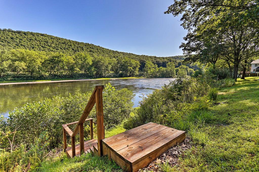 Beach Lake Cabin On Delaware River With Sunroom! - thumb 1