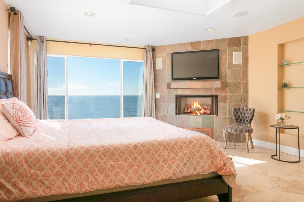 Beachfront Malibu Paradise Home Home - thumb 2