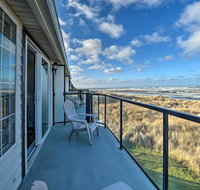 Beachfront Ocean Shores Condo with 3 Balconies! - Students Accommodation