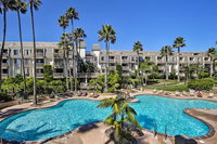 Beachfront Oceanside Condo with Pool  Hot Tub USA Accommodation