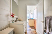 Beachfront Studio Cottage Walk to Oceanside Pier USA Accommodation