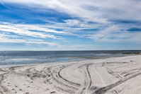 Beachside Getaway - Walk to Gulf Pier  Casino Tourism Bookings