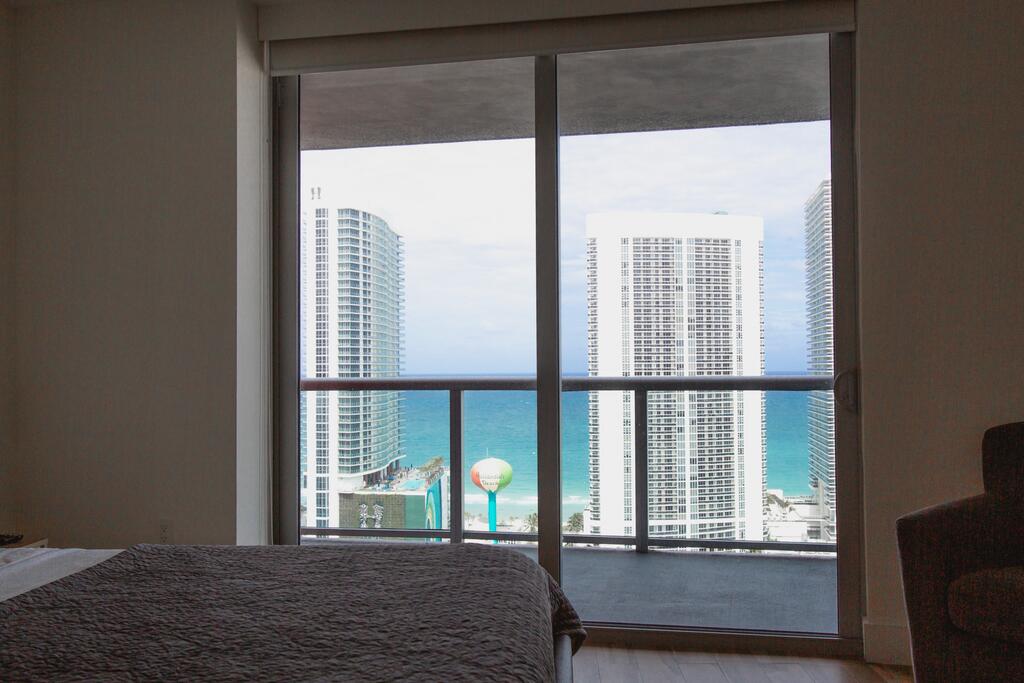 BEACHWALK -2901 Great View 3 Bedroom Apartment - thumb 2