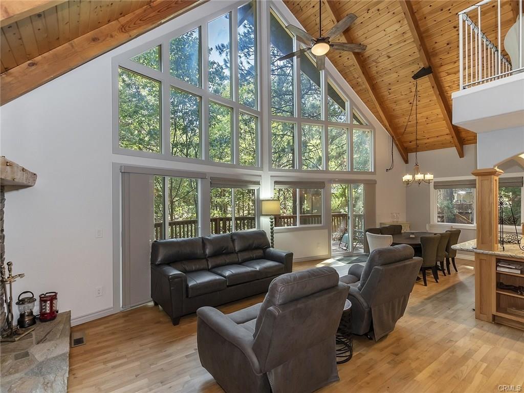 Bear Knuckle, Large Outdoor Space And Lake Access - thumb 1