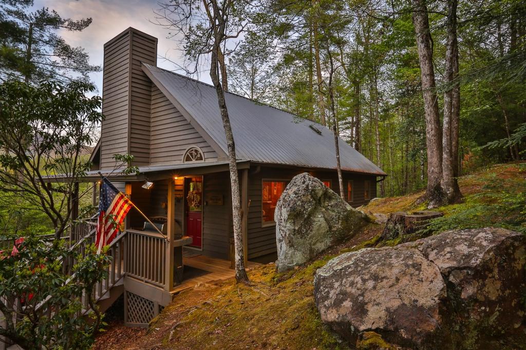 Bear Rock Lodge - thumb 0