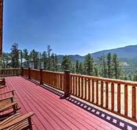 Bearadise Cabin with Mtn Views - Near Hiking - USA Accommodation