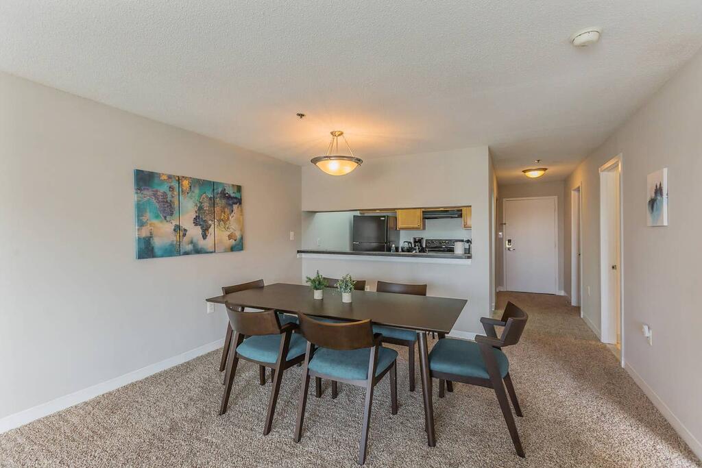 Beautiful 2-Bedroom Flat + Gym + Pool - thumb 2