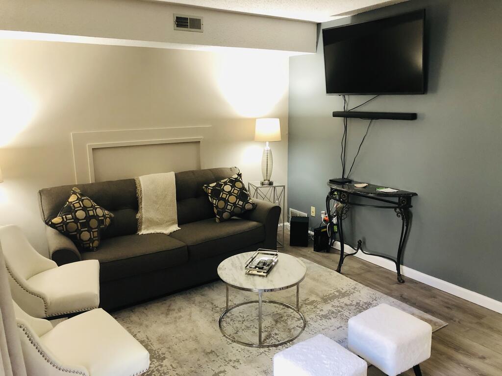 Beautiful 2bedrooms Townhome Near KU And Downtown - thumb 0