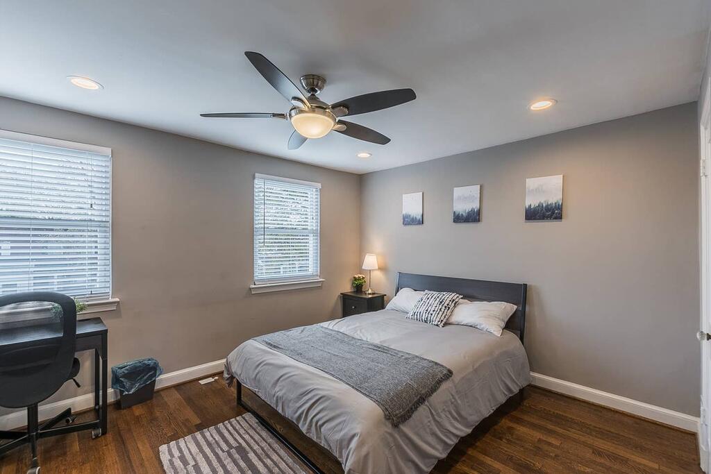 Beautiful 3br 2ba House With Cozy Backyard - thumb 2