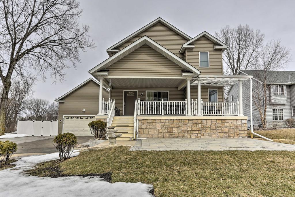 Beautiful 6BR Home Near Airport & Mall Of America! - thumb 1