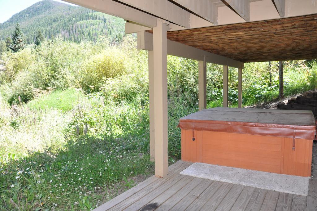 Beautiful Creekside Home W/ Hot Tub - thumb 1