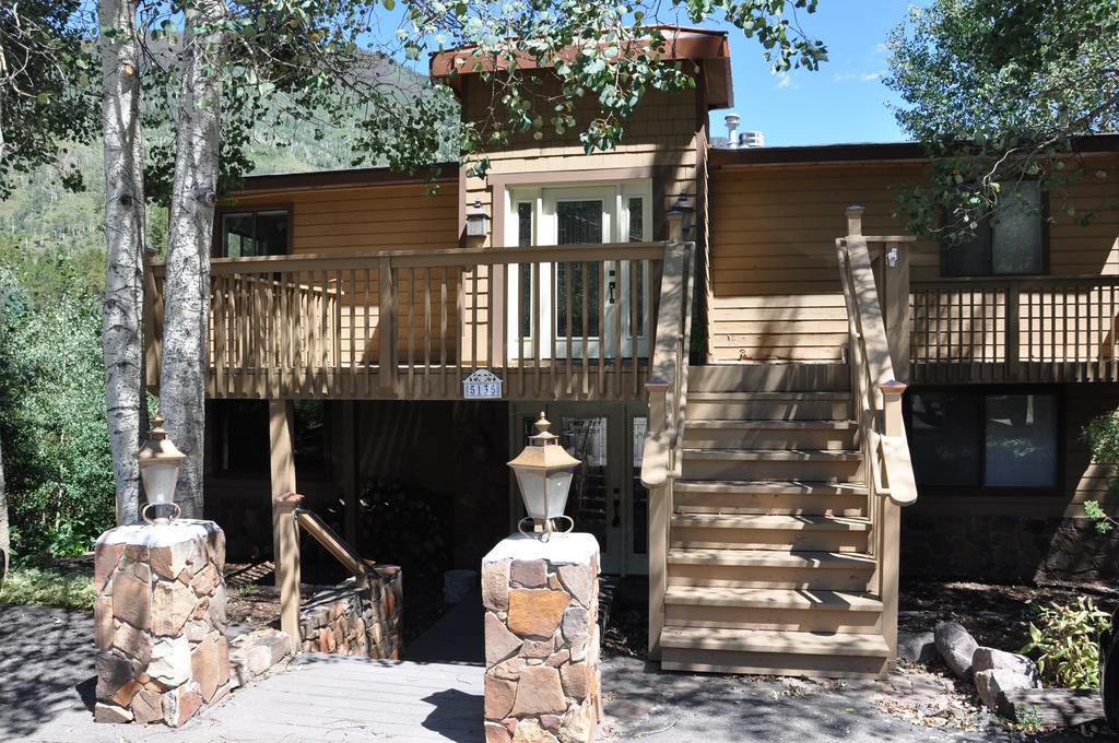 Beautiful Creekside Home W/ Hot Tub - thumb 2