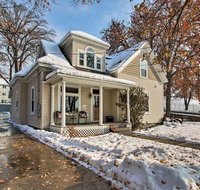 Beautiful Downtown House Less Than 3 Miles to Hiking and USU - Tourism Bookings