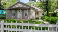 Beautiful Family home located downtown Tourism Bookings