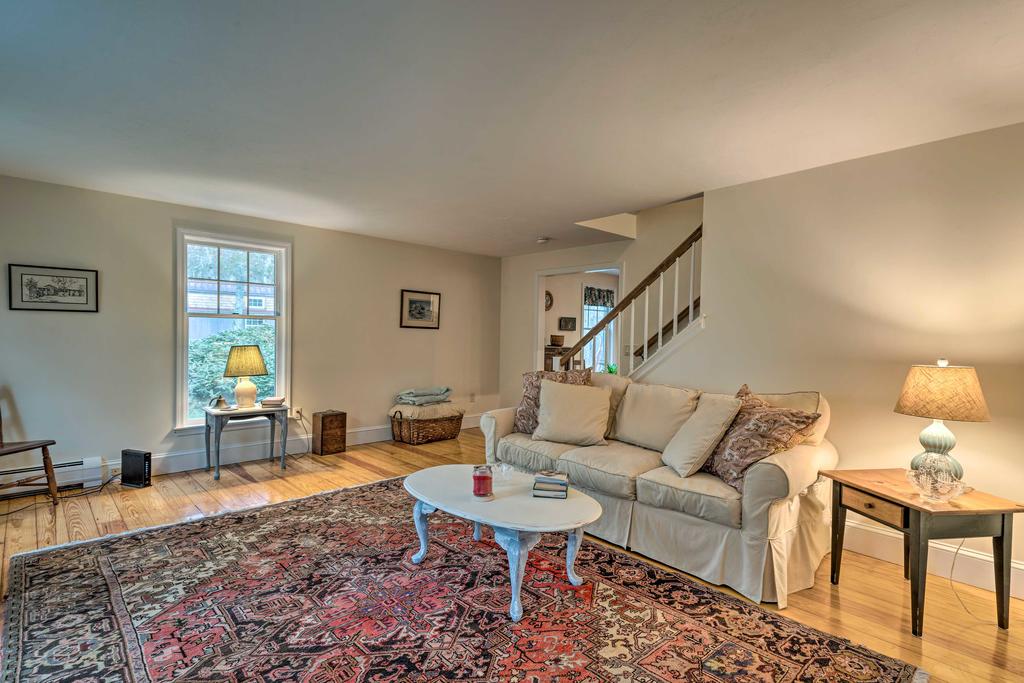 Beautiful Farmhouse With Patio - 4 Mi To Beach! - thumb 2