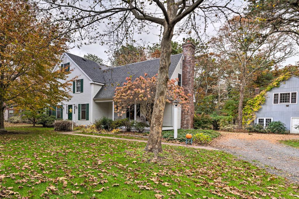 Beautiful Farmhouse With Patio - 4 Mi To Beach! - thumb 0