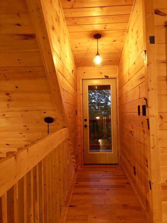 Beautiful Log Cabin With Fantastic Views! - thumb 3