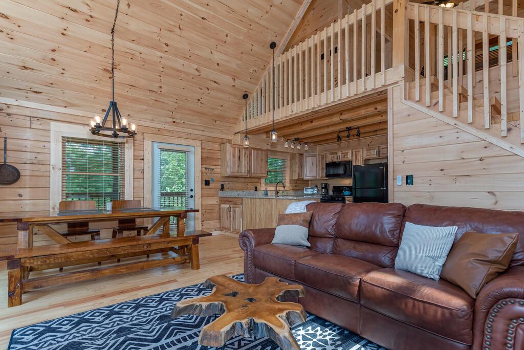Beautiful Log Cabin With Fantastic Views! - thumb 2