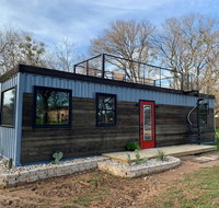 Beautiful New Container Home 12 min. to Magnolia - USA Accommodation