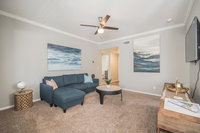 Beautiful Oceanside Flat  Pool  Gym USA Accommodation