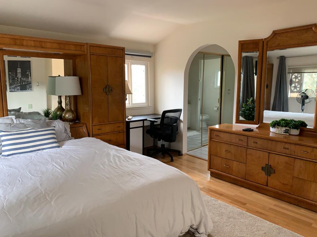 Beautiful Two-Story Saratoga House W Big Yard - thumb 2