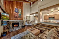 Beautiful Villas Condo just outside Tahoe City Tourism Bookings