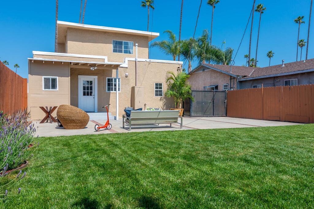 Beautifully Decorated Leimert Park Home Close To USC And LAX - thumb 2