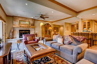 Beaver Creek 3 Bedroom Condo at the Charter Ski-in Ski-out Aveda Amenities included Hotels Santiago