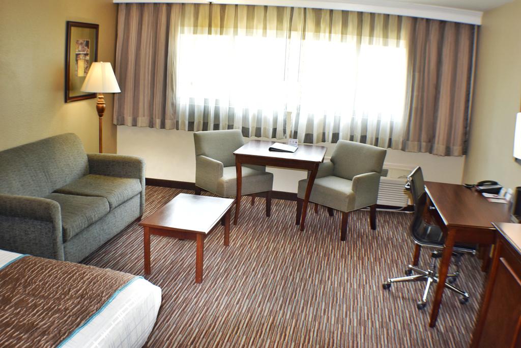 Best Western Plus Inn At The Vines - thumb 1