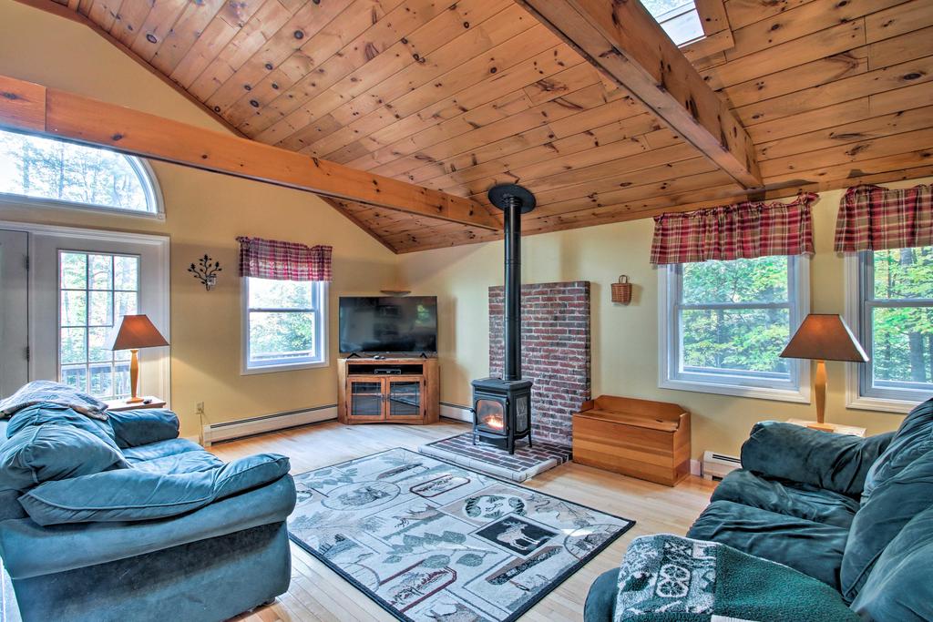 Bethel Chalet With Hot Tub - 3 Miles To Sunday River! - thumb 0