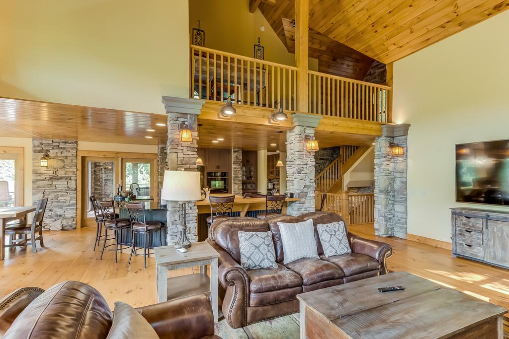 Big Canoe Luxury - thumb 1