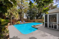 Big Family House with pool 5 min from Universal Hotels Santiago