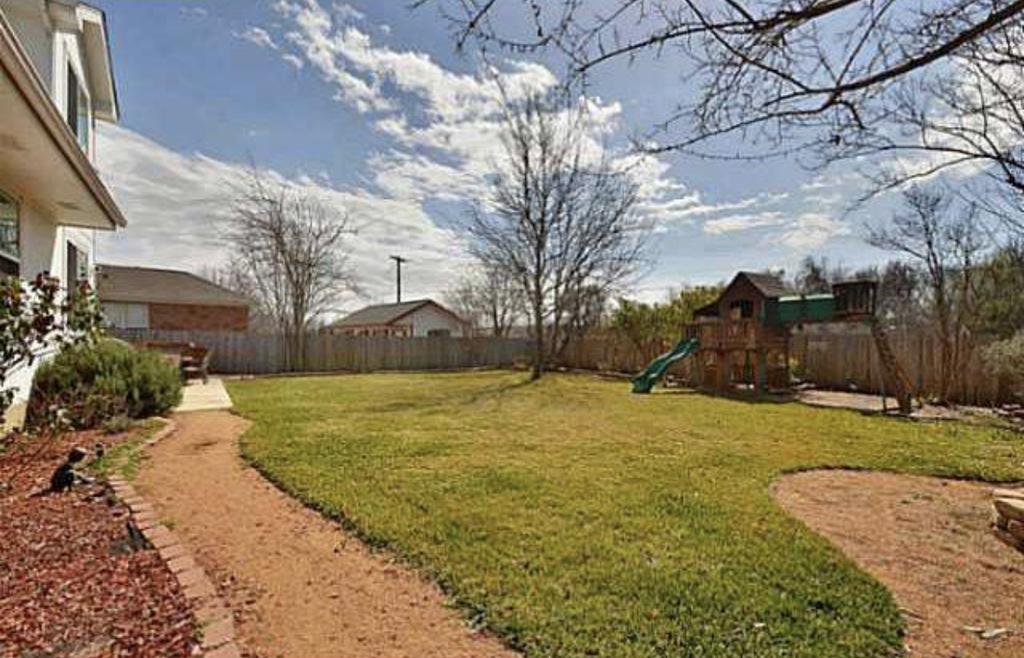 Big House South Of Round Rock - thumb 1