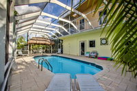 Big Kahuna 5bed/4bath updated home with private pool  dockage USA Accommodation